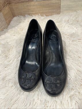 Tory Burch Sally wedge pumps, black leather size 7.